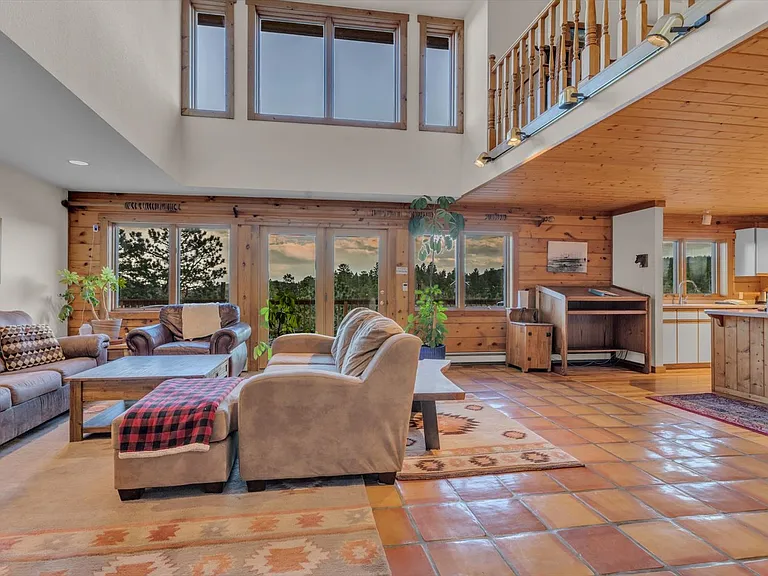 90 Shady Hollow Rd — Photo 4