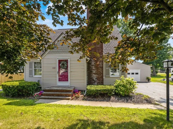 5384 Bear Rd, North Syracuse, NY 13212