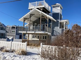 64 Ocean Dr, Seabrook, NH 03874