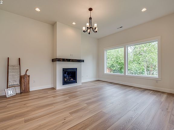 3rd image of 11419 NE 12th Ave