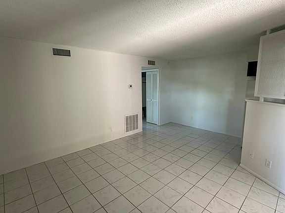 2nd image of 125 Avenida Messina APT 102