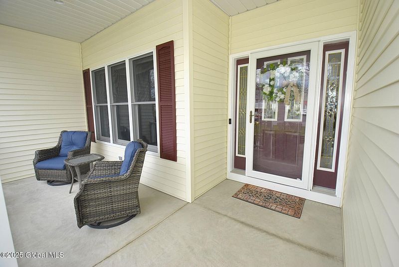 5th image of 30 Dogwood Lane