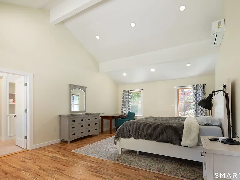 9 Woodcrest Ln — Photo 12