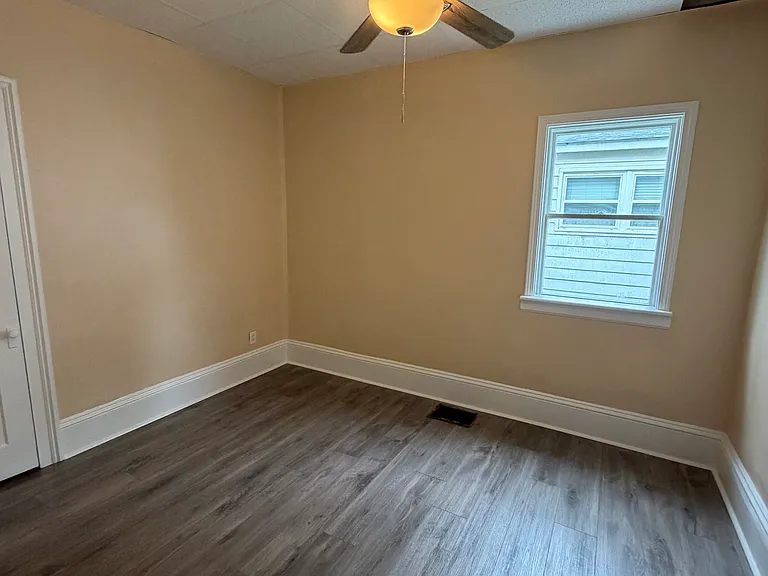 1218 E Broadway St #1 — Photo 5