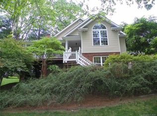 243 Regal Knolls Dr, Mills River, NC 28759