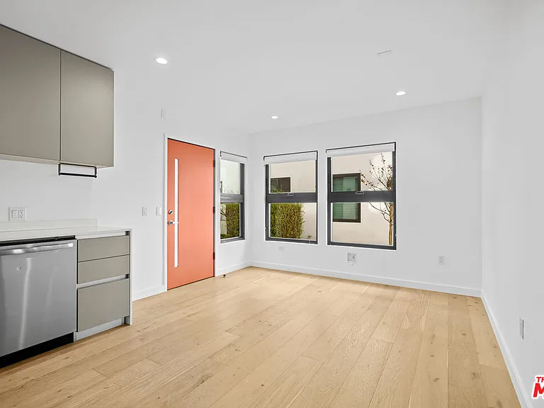11795 Gateway Blvd #4 — Photo 7