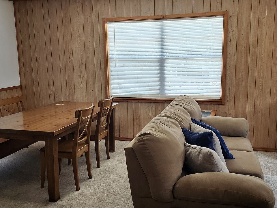 Living/ dining area