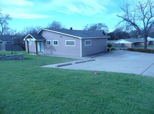 1711 Roberts Cut Off Rd, River Oaks, TX 76114