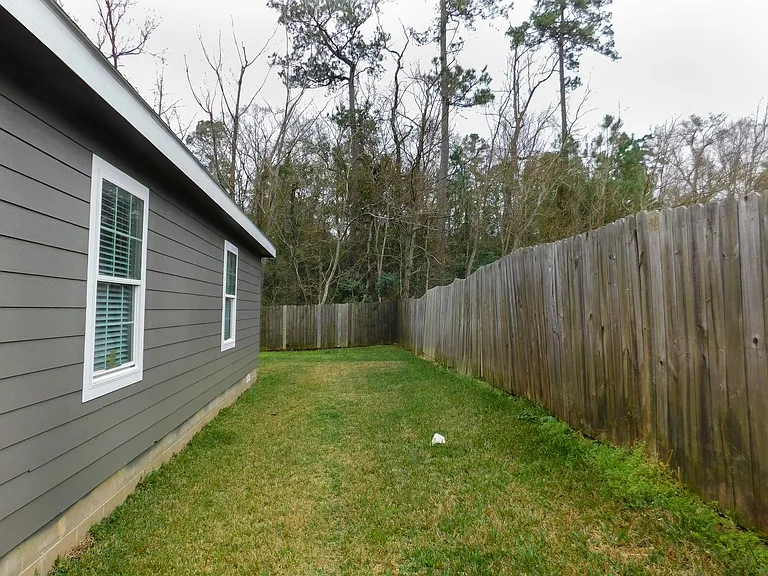 107 Varsity Dr — Photo 40