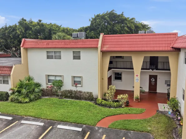 112 Lake Anne Drive, West Palm Beach, FL 33411