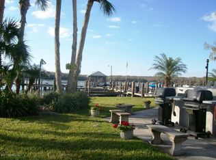 218 River Bend Pl #C, Welaka, FL 32193