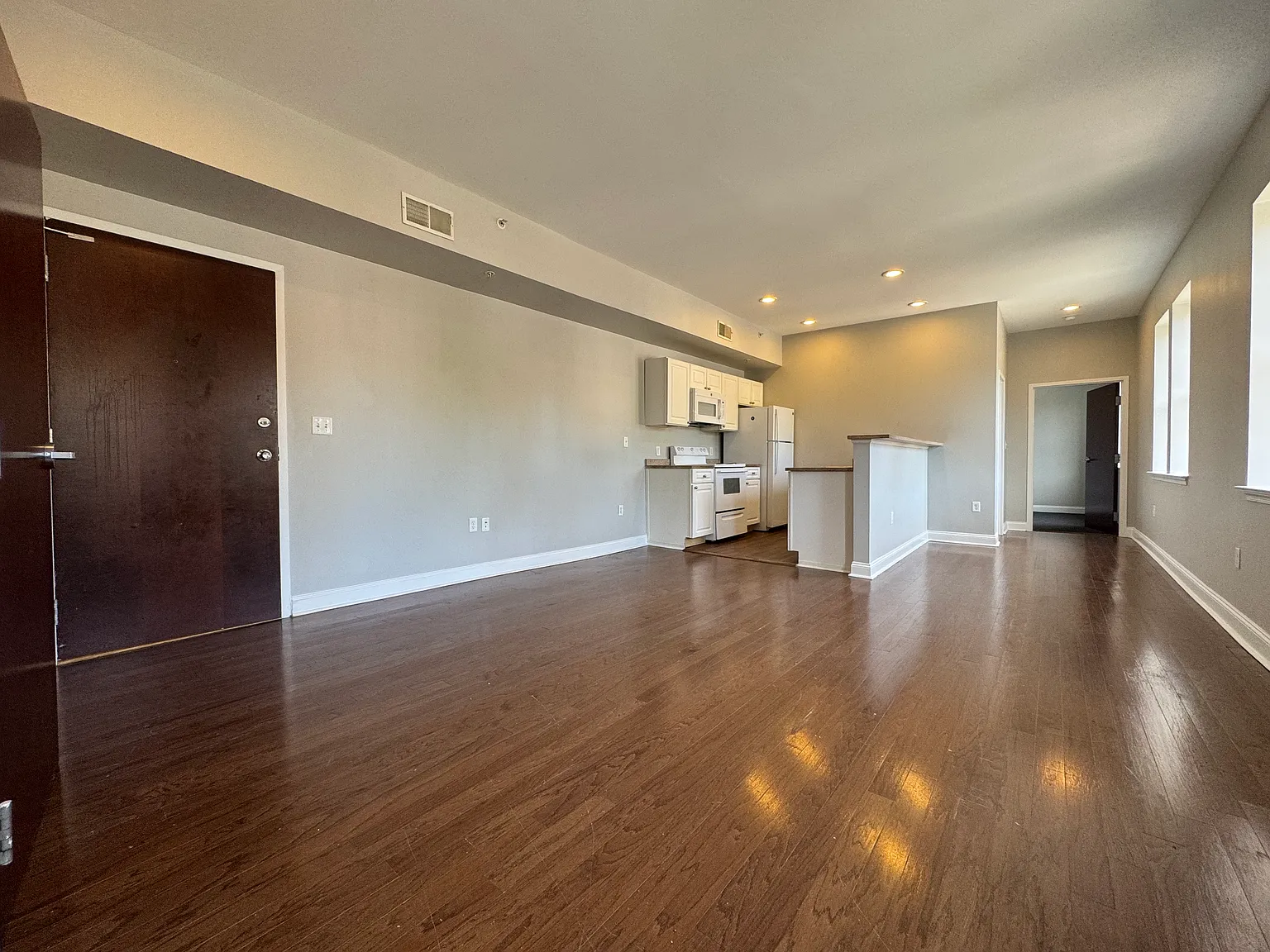 1 bed, 600 sqft, $1,325 — Photo 2