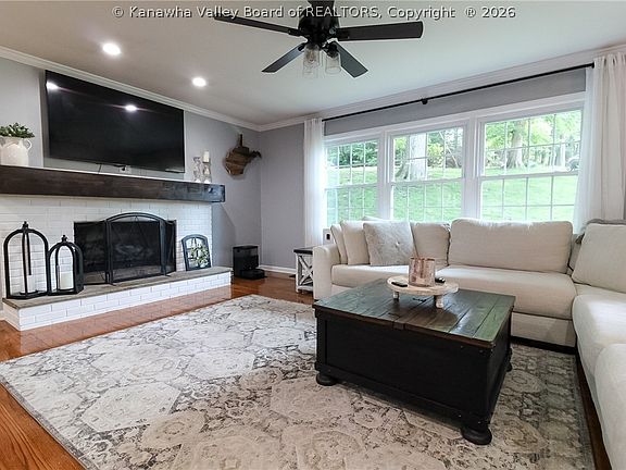 5th image of 1305 Alva Dr