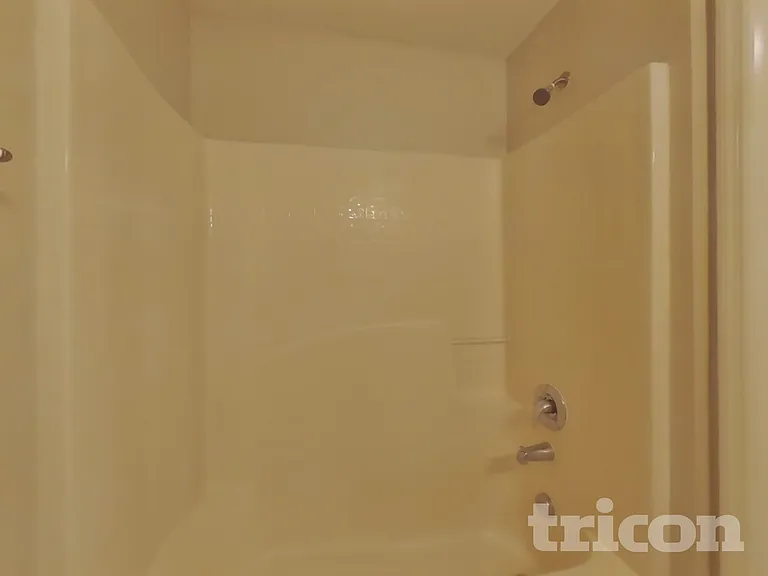 822 Brenton Leaf Dr — Photo 13
