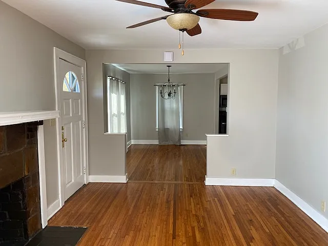 2327 Cedar Ln — Photo 3