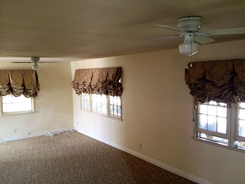 2nd image of 10838 Beverly Blvd