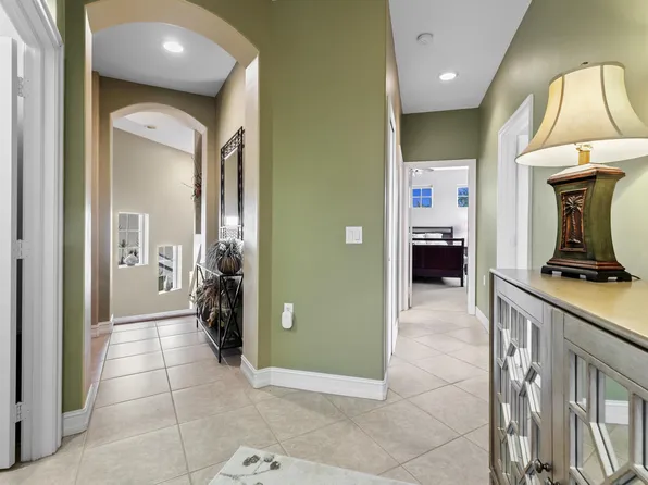 12021 Brassie Cir APT 201, Fort Myers, FL 33913