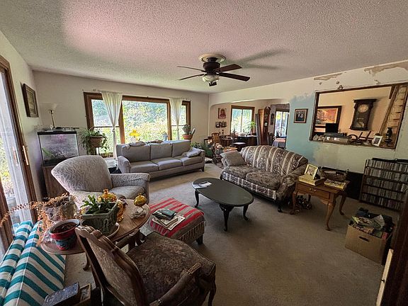 5th image of 505 Ridge Rd S