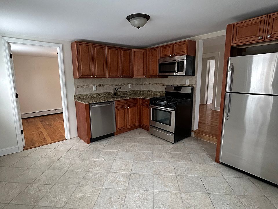 1st image of 54 Highland Ave #2