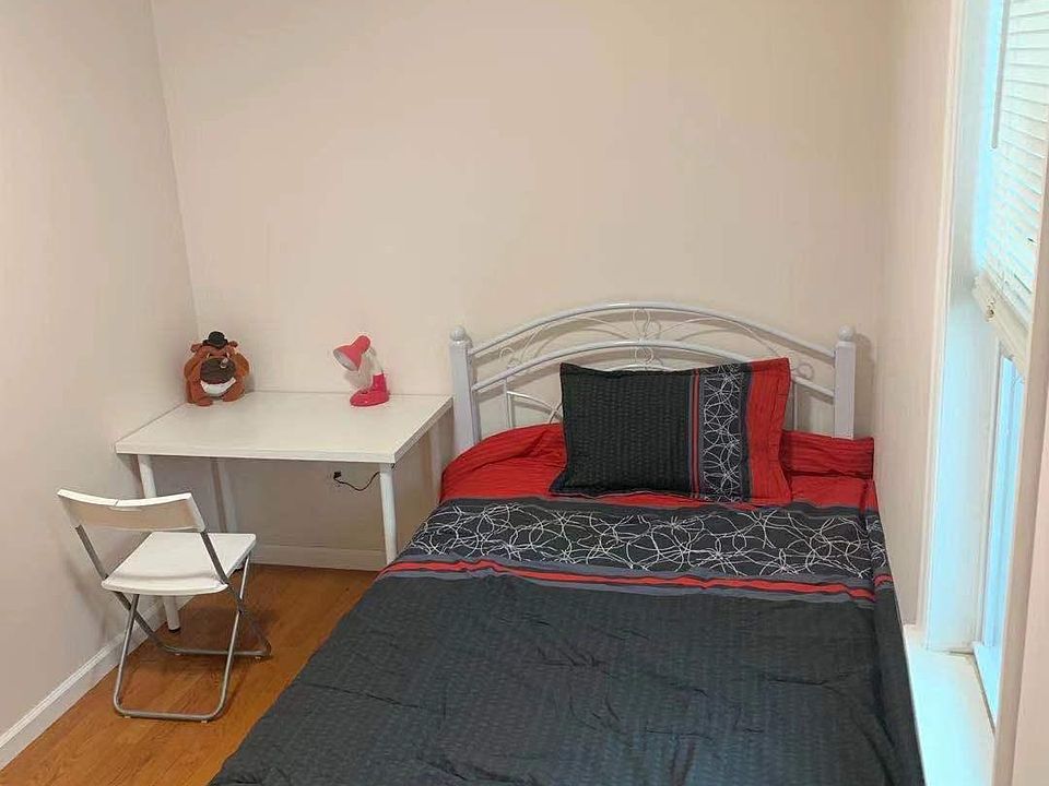 2nd image of 14349 Franklin Ave