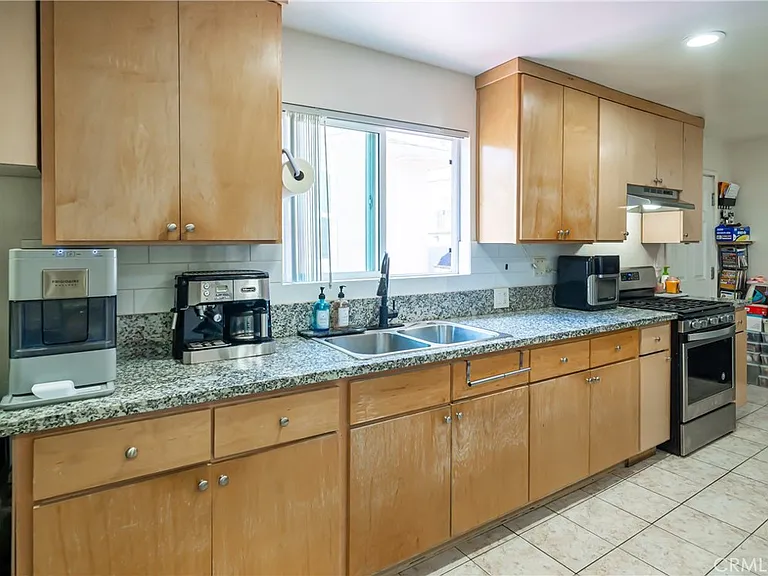 4844 Bluebell Ave — Photo 9