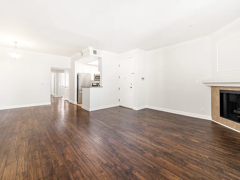 4560 Coldwater Canyon Ave #303 — Photo 6