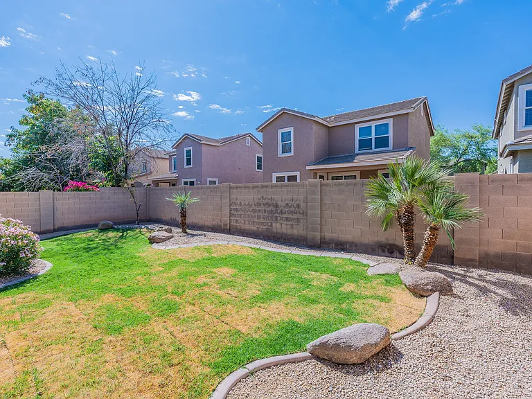 2225 E Sunland Ave — Photo 34