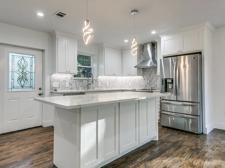 9046 Forest Hills Blvd — Photo 5