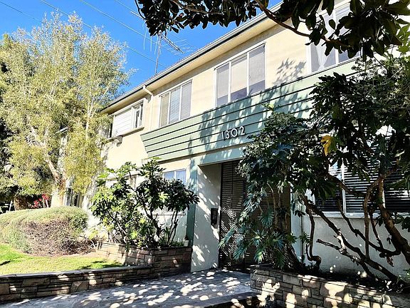 2nd image of 1302 S Saltair Ave APT 6