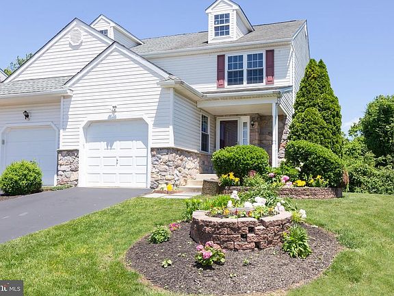 2nd image of 38 Steeplechase Cir