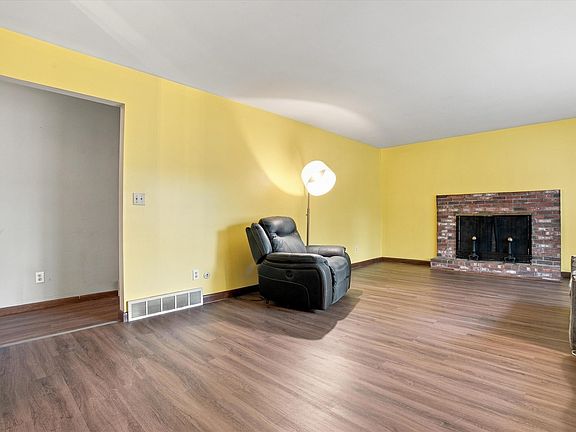 5th image of 6 Gendron Street