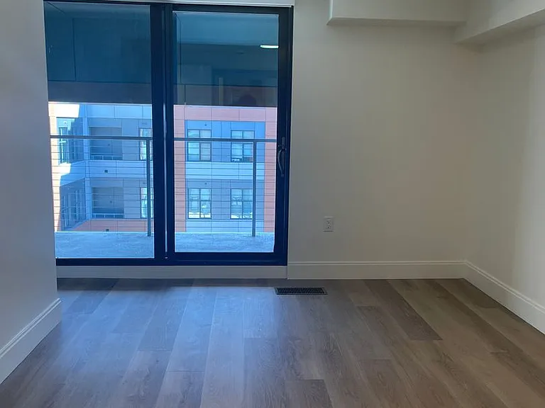 1085 Commonwealth Ave #30 — Photo 8