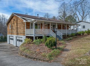 17 English Pl, Candler, NC 28715