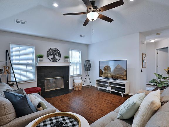 4th image of 9408 Clermont Cir