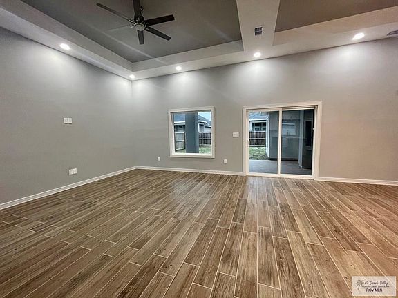 5th image of 6987 Heritage Oaks Dr