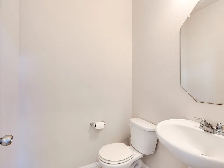 1549 Hamiltons Way — Photo 11
