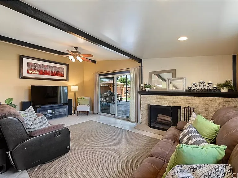 712 N Mountain View Pl — Photo 11