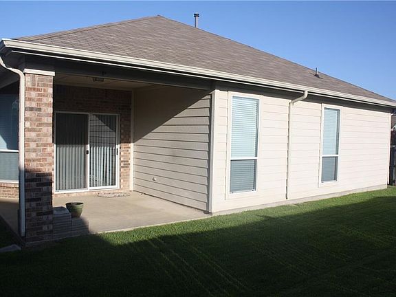 4th image of 6101 Melanie Dr