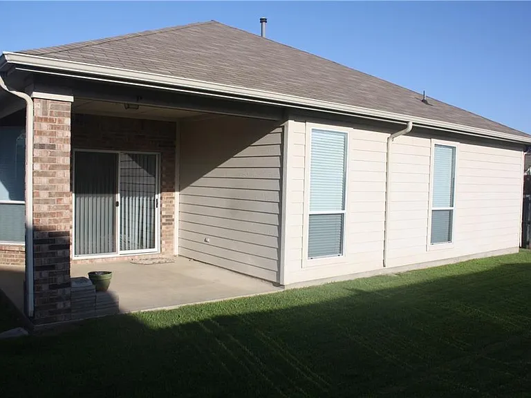6101 Melanie Dr — Photo 4