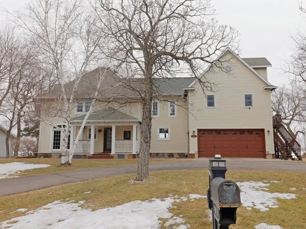 208 Creel Ridge Rd, Devils Lake, ND 58301