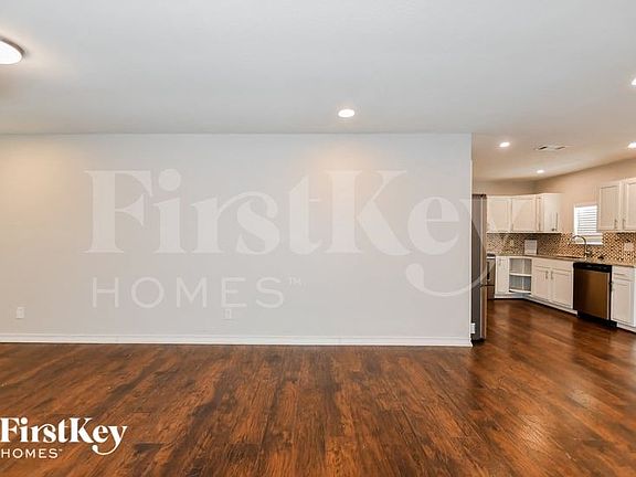5th image of 1718 Whiteoak Dr