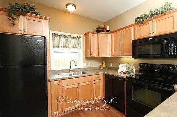 2nd image of 1616 Brooklynn Park W