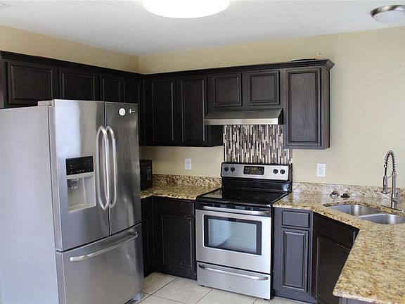 4th image of 3228 Rosebank Dr