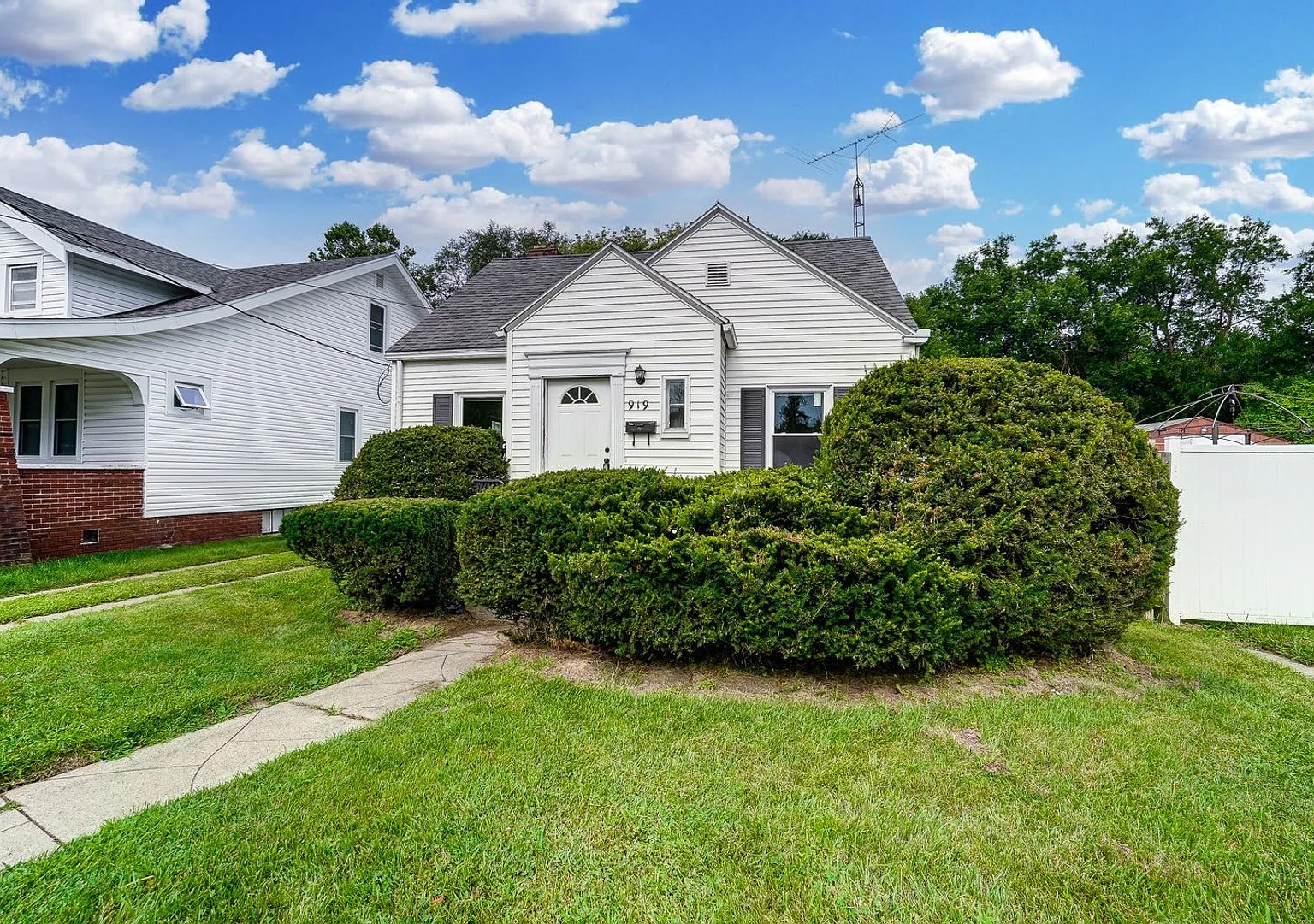 919 Brookley Blvd — Photo 2