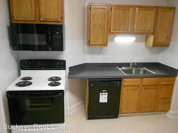 3rd image of 156 W Patterson Ave