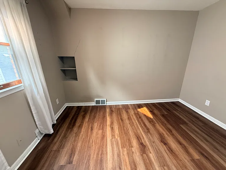2056 Lennon St — Photo 17
