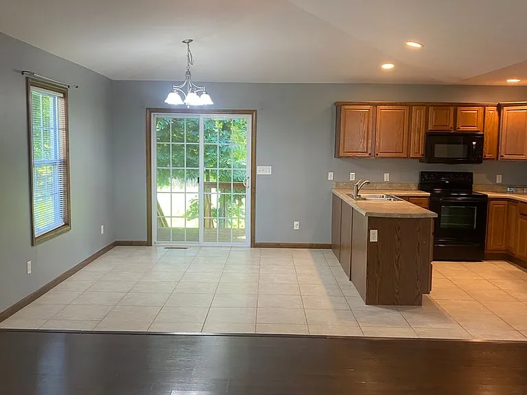 24572 Topaz Ln — Photo 3