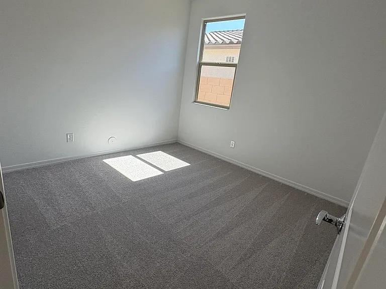 17613 W Georgia Ave — Photo 34
