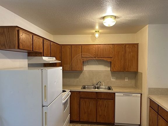 5th image of 1911 Monte Carlo Ln APT B