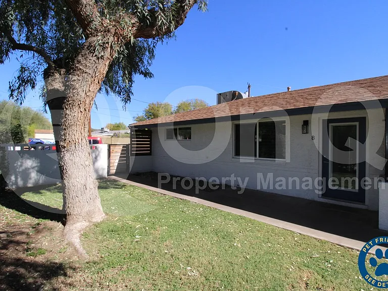 7625 N 12th St #8 — Photo 1